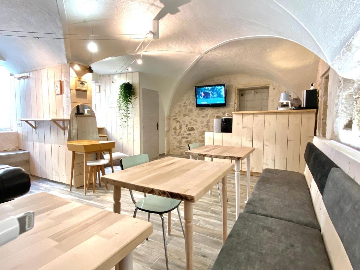 Espace Le Cheval Blanc Castelnau-le-Lez Esterno foto